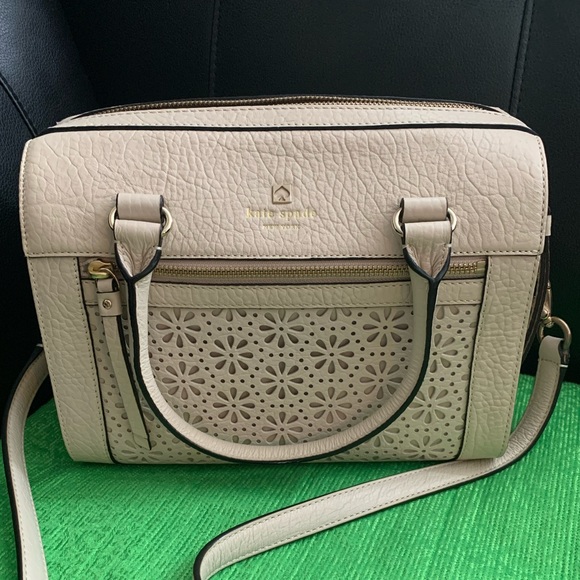 Kate Spade Purse - Picture 1 of 9
